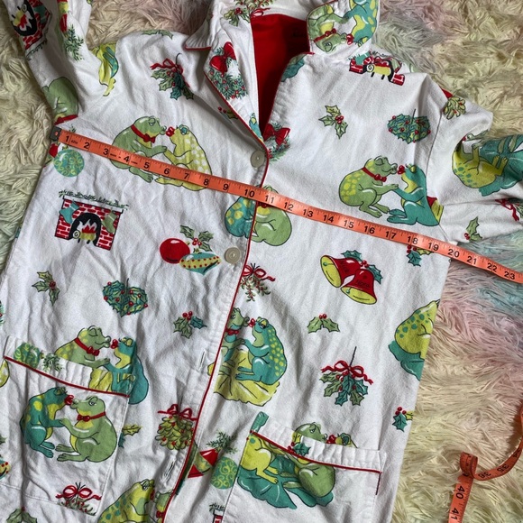 Nick and Nora Christmas frogs pajama top - Picture 8 of 9